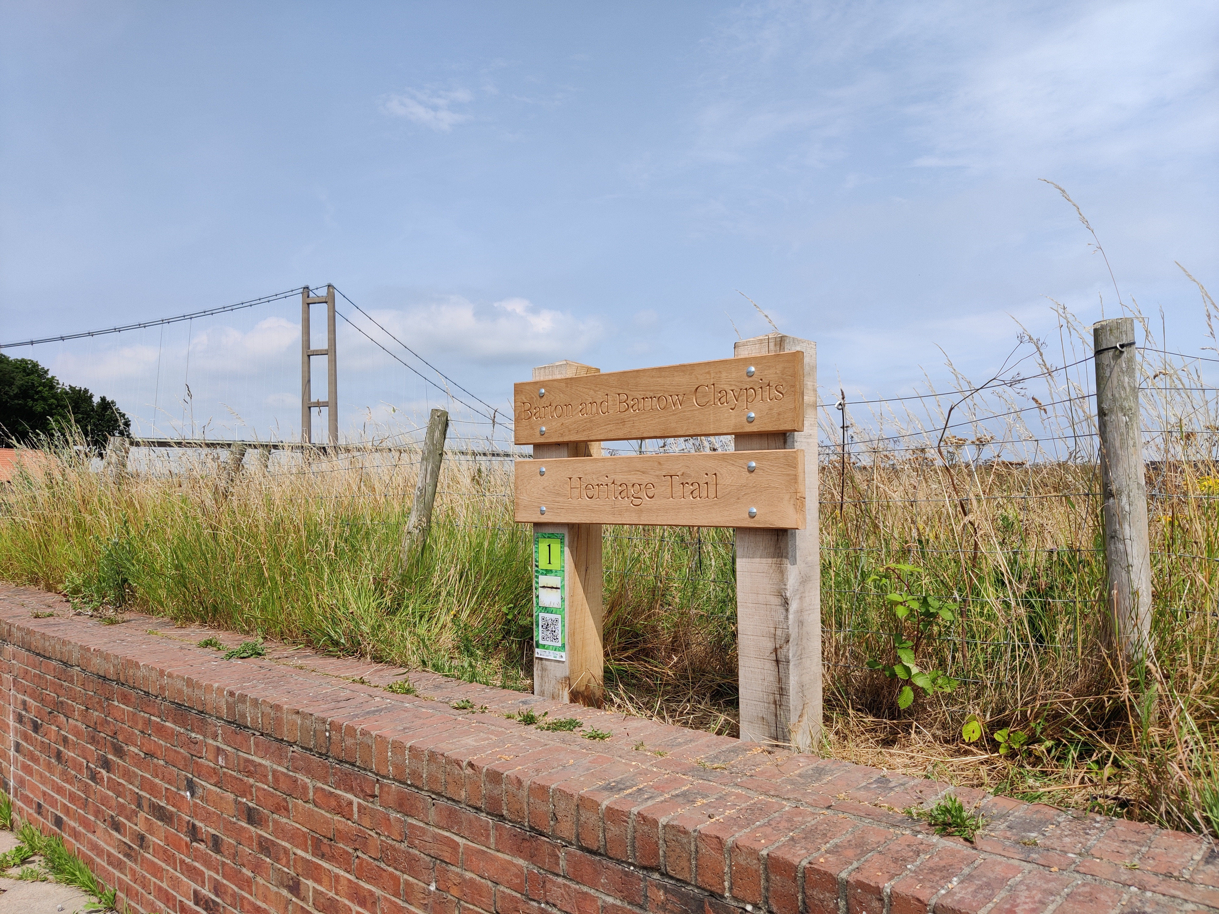 Barton and Barrow Claypits heritage trail start sign.